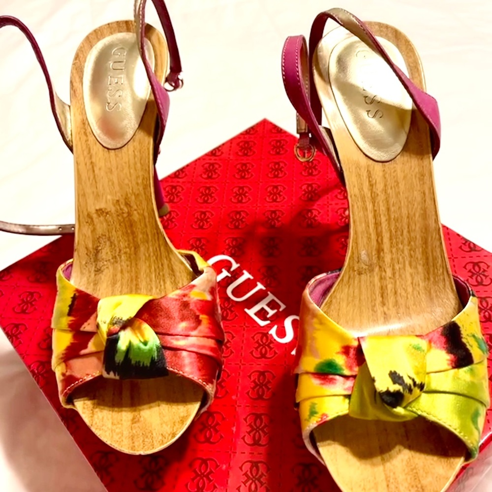 NWOT Guess Heels